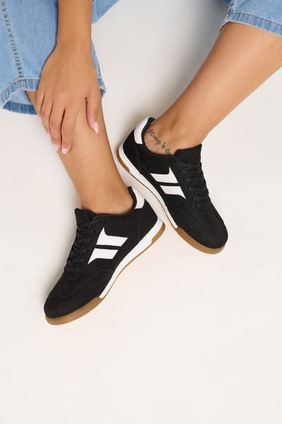 Yours Zwarte Sneakers Met Zijstreep En Vetersluiting In Brede Eeepasvormsize 37EEE