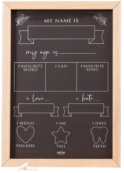 Baby Milestone Krijtbord met Houten Frame – Baby Mijlpaal Bord voor Foto’s – Baby Ontwikkeling Bord – Inclusief 3 Krijtjes – Kraamcadeau