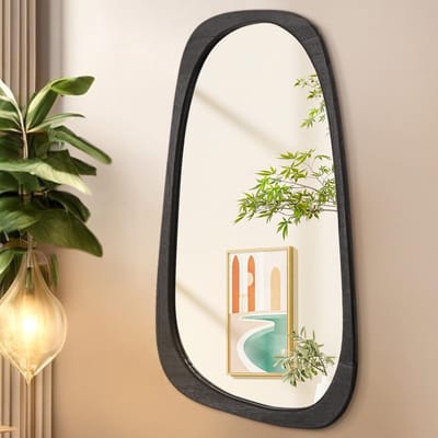 Grote Irregulaire Wandspiegel 70 x 40 cm, Zwarte Asymmetrische Hangspiegel met Modern Houten Frame voor Badkamer, Slaapkamer en Woonkamer Decoratie