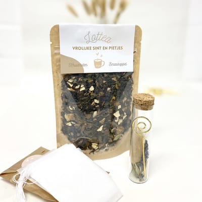Lottea Sinterklaasthee cadeaupakket - theeset met filterzakjes en presentje