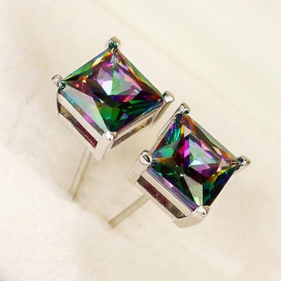 Huitan Klassiek Vierklauw Design Multicolor CZ Oorknopjes Vrouwen Eenvoudig Stijlvol Vrouwelijke Accessoires Dagelijks Draagbaar Veelzijdige Sieraden gray