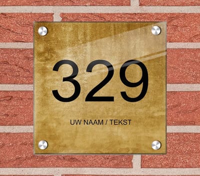 Naambordje voordeur plexiglas 25x25x0,5 cm model 1105 - Huisnummerbordje, naambordjes, naambordje huis, naamplaatjes, huisnummer bord, huisnummer bordje, originele naambordjes voordeur, huisnummerbord met naam, originele huisnummer bord