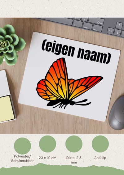 Akyol - oranje vlinder met eigen naam Muismat - Vlinder - dieren liefhebber - iemand die houdt van vlinders - verjaardag - cadeau - kado - geschenk - 23 bij 19 cm
