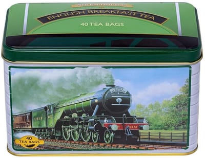 Flying Scotsman Theeblik – 40 Engelse Ontbijttheezakjes | Klassiek Ceylon Zwarte Thee | Plasticvrij, Vegan & Suikervrij | Perfect Cadeau voor Treinliefhebbers met Kajal Sticker