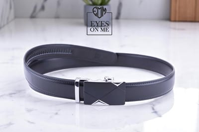 Zwarte lederen riem zonder gaatjes met automatische gesp voor heren ( Model C004 )