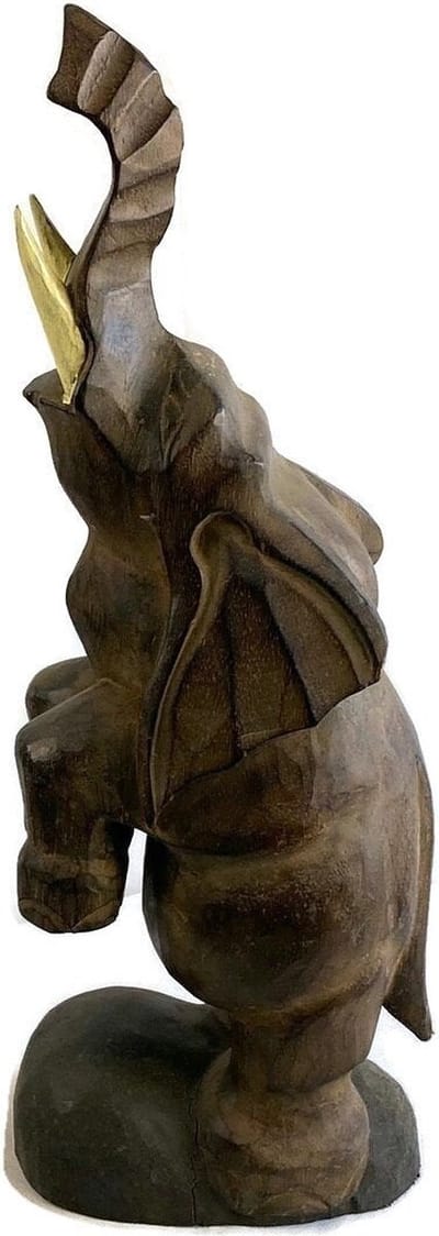 Hout gesneden steigerende olifant / Indonesische olifant / Houten beeld