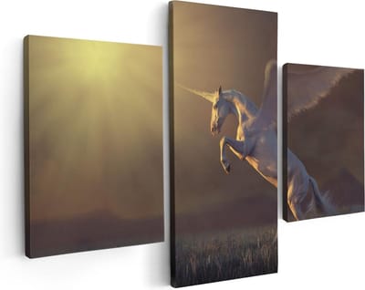 Artaza Canvas Schilderij Drieluik Eenhoorn met Vleugels in het Gras - 90x60 - Foto Op Canvas - Canvas Print