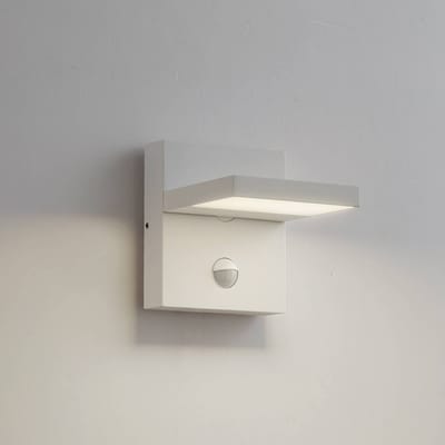 Lucande LED buiten wandlamp Silvan, wit, sensor, IP54, 16 cm