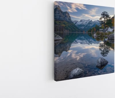 Saammp Canvas Schilderij - Groot meer tussen de bergen - Rotsen - Bloemen - Landschap - Natuur - 20x20 - Foto op canvas - Wanddecoratie - Muurdecoratie Woonkamer - Slaapkamer decoratie - Canvas Print
