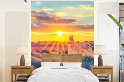 Behang - Fotobehang Lavendel - Zonsondergang - Ruïne - Paars - Breedte 190 cm x hoogte 260 cm