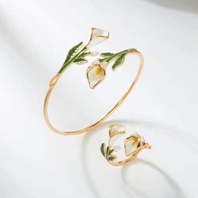 Joli Ensemble Bracelet Bague Fleur de Muguet Romantique Pour Femmes Vintage Goutte d'Huile Manchette Ouverte Bague de Doigt Bijoux de Fête beige