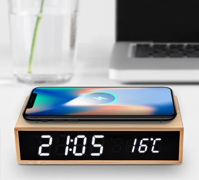 MikaMax Bamboo Wireless Charger Clock - 15W Draadloze Lader met Klok, Datum, Alarm en Thermometer