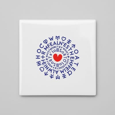 Moderne Liefde Typografie Keramische Tegel – Inspirerend Hart Design Wanddecoratie – 15 × 15 cm