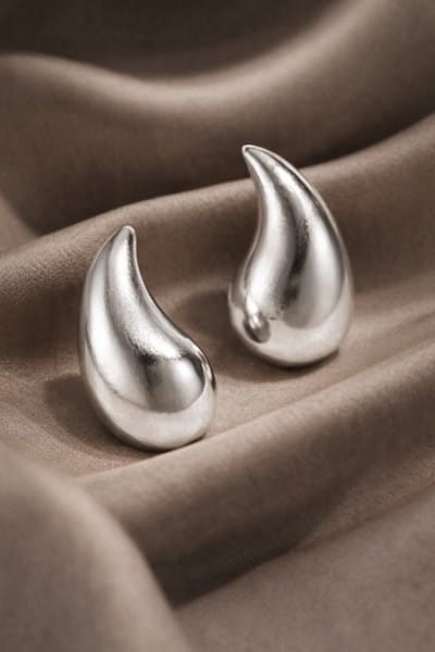 Lundholm Oorknopjes Dames Zilver Kleurig Jewellery - Premium Stainless Steel Zilver Plated - Luxe Druppel Oorbellen (2.1 x 1.1 cm) - Elegant Cadeau Vrouw - My Femke Serie