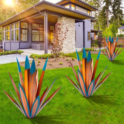 Metalen Tequila Sculptuur - Agave Plant Decoratie - Buiten Tuin Decor - Handgemaakt Metaal Werk - 40cm Hoog - Rustiek Metaal