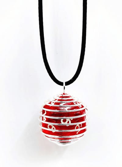 Dungeons and dragons ketting - DnD - D&D - mitatieleer - Metaal - Exclusief dobbelsteen - Rood