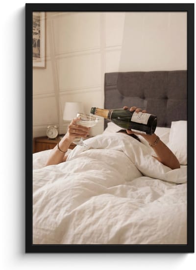 Poster in lijst - Fotolijst 40x60 cm - Posters - Champagne - Bed - Bubbels - Posterlijst zwart - Decoratie - Wanddecoratie woonkamer - Muurdecoratie slaapkamer