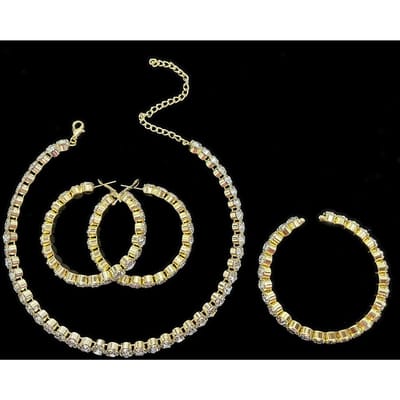 Niche Volledig Diamant Ketting Oorbellen Armband Drie Delig Set Metaal Bloem Holle Kraag Bruidsmeisje Bruid Pak Vrouwen beige