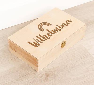 Houten kistje 'Wilhelmina' Regenboog - Tekenkist - Herinneringsdoos - Kraamcadeau - Knutseldoos - Memorybox - Baby - Geboorte