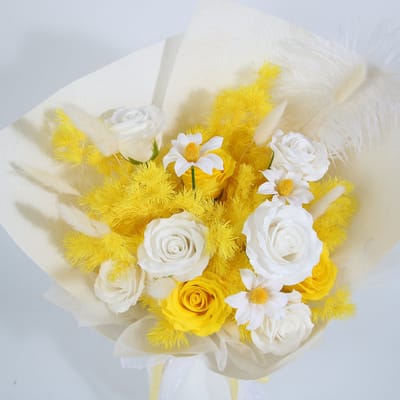 La Roselle Amsterdam Geel-Wit Kunstrozen Boeket met Margrieten en rozen en Pampasgras - Zomer bloemen boeket