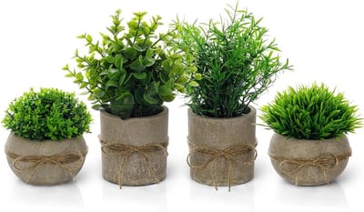 Plastic Nepplantenset in Pot - 4 Stuks Mini Kunstplanten met Eucalyptus, Rozemarijn en Babytranen voor Thuis en Kantoor Decoratie