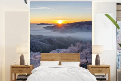Behang - Fotobehang Winter - Bergen - Zon - Avond - Breedte 160 cm x hoogte 220 cm