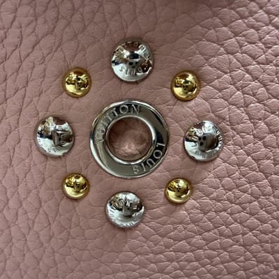 Louis Vuitton Mechanische Bloemen Capucines BB Magnolia Tas in Roze Taurillon Leer
