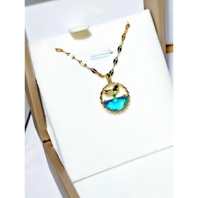 Oceaan Walvis Design Ketting voor Vrouwen: Sieraden van Titaanstaal met Micro-Inleg van Zirkonia en Luxe Sluiting beige