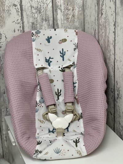 Stokke newborn hoes oud roze gekleurde cactussen