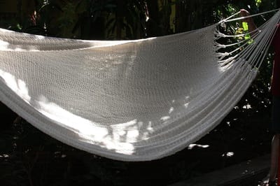 Hangmat voor twee - Dubbele hangmat - Ontspannen in de tuin - Biologisch katoen - 355 cm lengte - Wit