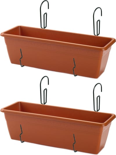 2x stuks hangende reling plantenbakken terracotta rechthoekig 50 x 17 x 15 cm met metalen ophang beugels