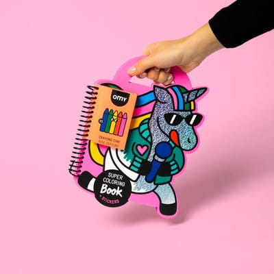OMY - kleurboek - stickerboek - Lily - Unicorn - inclusief 5 krijtjes - kleuren en tekenen - kleurboek voor kinderen - kleurboek voor onderweg