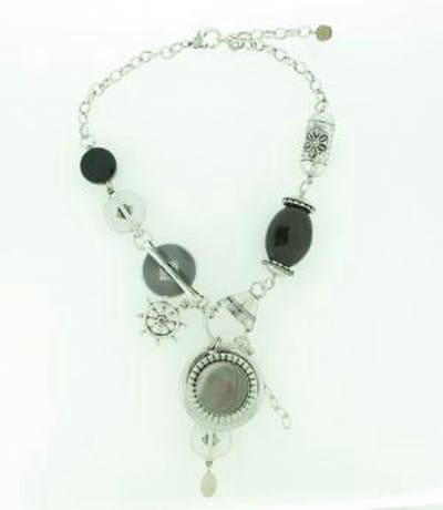 Behave - Korte ketting met keramiek en schelp hangers - Nikkelvrij - Trendy mode accessoires