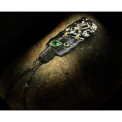 Niche Ontwerp High-end Tweekleurig Zwart Goud Ketting Europese en Amerikaanse Barst Reliëf Kleur Diamant Ketting Decoratie black