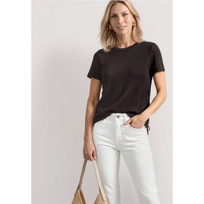 Een basic Shirt met gebreide look en ronde hals
