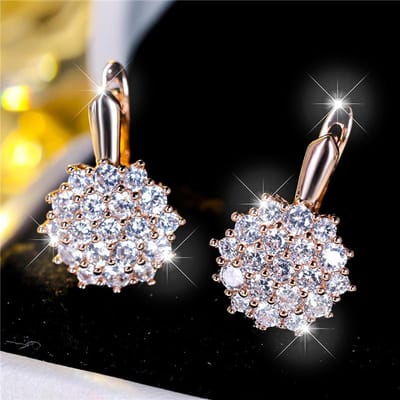Schattige Kleine Witte Zirkonia Sneeuwvlok Hoepel Oorbellen Voor Vrouwen Charm Vrouwelijk Kleur Bruiloft Sieraden Cadeau white