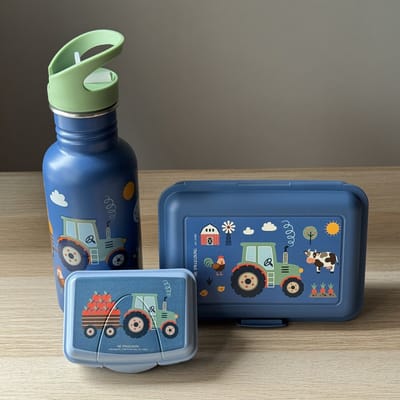 Voertuigen (tractor, graafmachine, brandweer) lunchboxje met grote RVS drinkfles en snackboxje - Die Spiegelburg