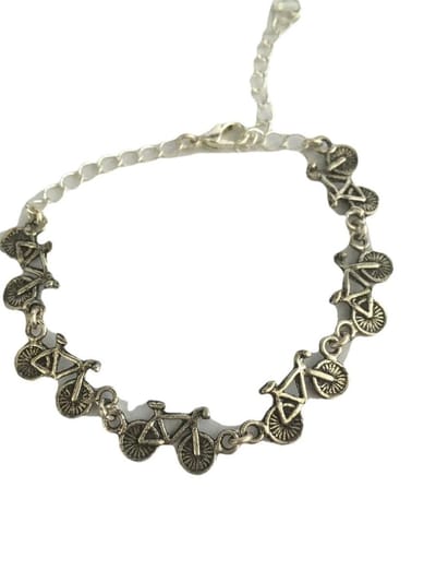 Petra's Sieradenwereld - Armband verzilverd met fietsjes (312)