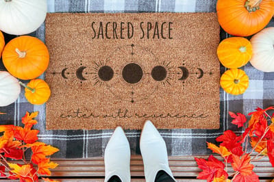 Sacred Space Enter With Reverence | 60x40 cm | Nieuwe huis cadeau | Ingangsmat | Deurmat met stijl | Verhuizing cadeau | Praktisch & trendy | Perfect voor binnenkomst | Cadeau voor nieuwe woning
