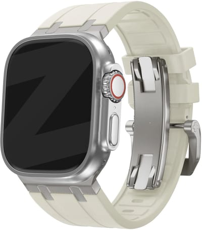 Bandz Siliconen band 'Luxe Liquid' - Hoogwaardig siliconen bandje geschikt voor Apple Watch Series 1/2/3/4/5/6/7/8/9/10/11/SE/SE2/SE3/Ultra (2) - grote maten - 44mm / 45mm / 46mm / 49mm - beige met titanium kleur connectors