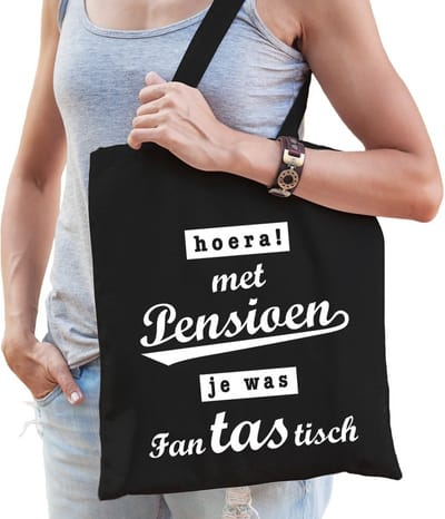 Bellatio Decorations Cadeau tas - Hoera met pensioen - zwart - katoen - VUT cadeautas - boodschappentas