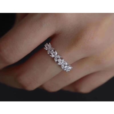 Eénrijige diamanten ring met een zoete en veelzijdige handversiering No. 10 gray