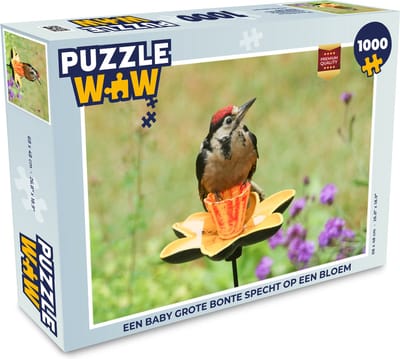 Puzzel Een baby grote bonte specht op een bloem - Legpuzzel - Puzzel 1000 stukjes volwassenen