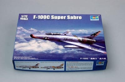 Trumpeter 01648 F-100C Super Sabre – Straaljager Bouwpakket – Schaal 1:72
