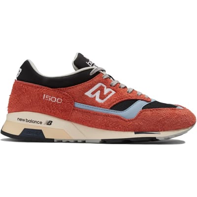1500 stuks, gemaakt in het VK. Oranje Bloed sneakers.
