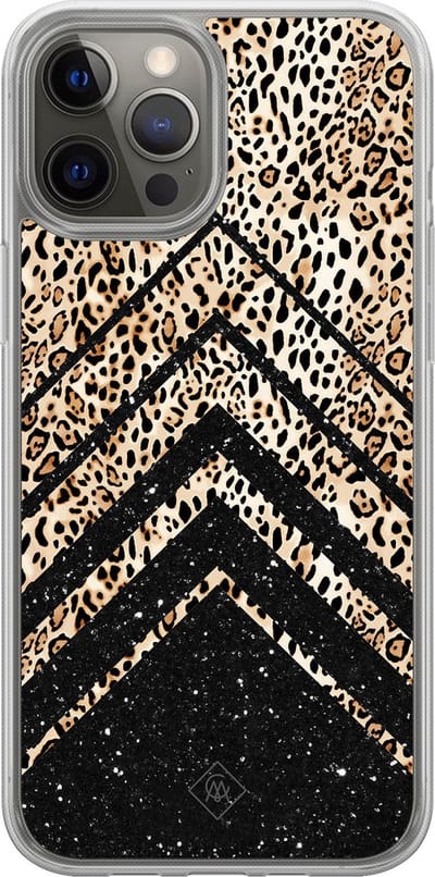 Casimoda® hoesje - Geschikt voor iPhone 12 Pro - Chevron Luipaard - 2-in-1 case - Schokbestendig - Luipaardprint - Verhoogde randen - Bruin/beige, Transparant