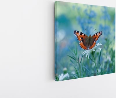 Saammp Canvas Schilderij - Vlinder tussen de bloemen - Blauw - Dieren - Natuur - 20x20 - Foto op canvas - Wanddecoratie - muurdecoratie Woonkamer - Slaapkamer decoratie - Canvas Print
