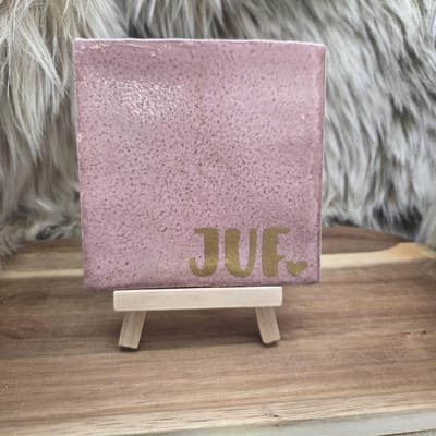Robuust Wenstegeltje Juf – Cadeau Juffendag – Afscheid Juf – Bedankje – Trendy – Woondecoratie – Cadeautje – Decoratief Tegeltje met Standaard – Cadeau Idee