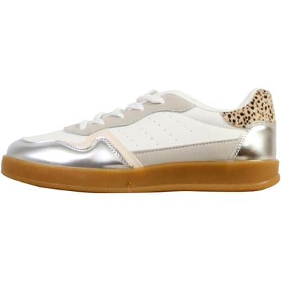 Sneakers met veters
