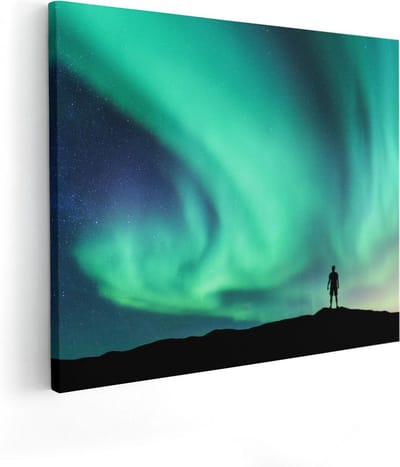 Artaza Canvas Schilderij Man In Noorderlicht - 50x40 cm - Wanddecoratie Landschap - Muurdecoratie Natuur - Kamer Accessoires Sterren